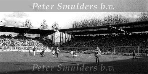 Amsterdam 7 Februari 1988
Kompetitiewedstrijd AJAX-PSV, eindstand 0-1
een gedeelte van de opbrengst eieren.
Het z.g. eierincident
