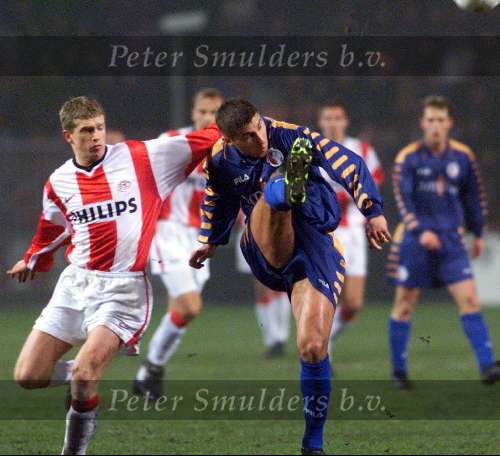 Eindhoven, 18 februari 1999
PSV-FC Twente,eindstand 3-0
Op de foto Robert Fuchs en Anser Aioupov