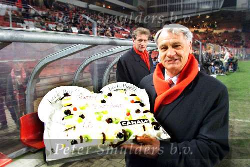 Eindhoven, 18 februari 1999
Grote verjaardagstaart voor PSV trainer die vandaag 66 jaar is geworden