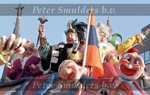 Eindhoven, 13 februari 1999
Karnavalsoptocht Eindhoven
Op de foto Stadsprins Milenium, in het dagelijkse leven tandarts Leo v Berkel