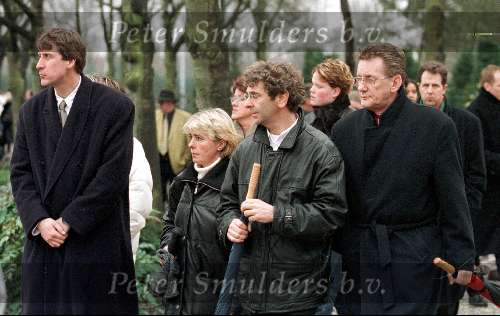 19 Februari 1999
Begrafenis Lydia v Wooning
Op de foto Chiel v Praag met zijn vrouw