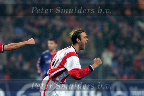Eindhoven, 18 februari 1999
PSV-FC Twente, eindstand 3-0
Dmitri Khokhlov is blij nadat hij zijn ploeg PSV op 1-0 heeft gebracht