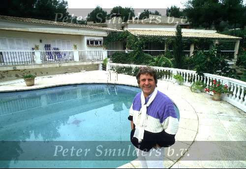 Henk Elsink bij zijn huis in Mallorca 1978