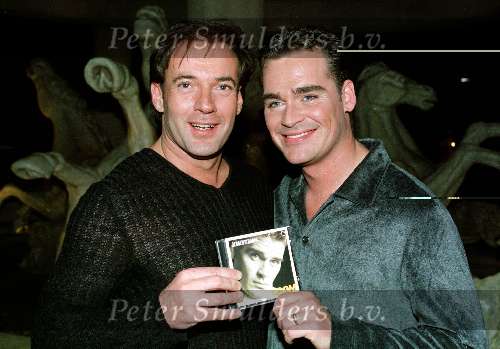 23 Februari 1999
Jeroen v d boom met zijn nieuwe CD samen met Gerard Joling