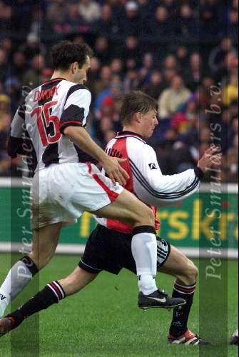 21 Februari 1999
Feyenoord-PSV 3-1
Jurgen Dirkx in duel met Jon Dahl Tomasson