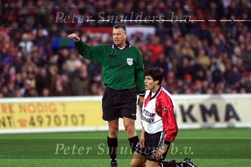 21 Februari 1999
Cruz met scheidsrechter Luinge