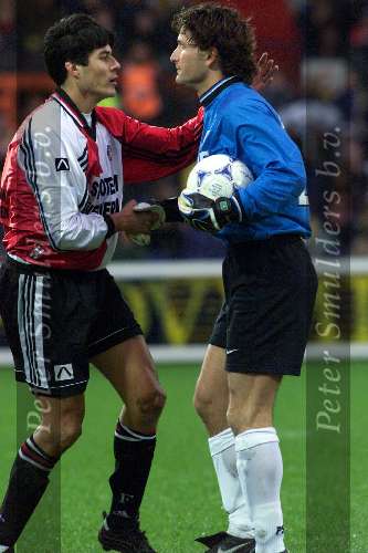21 Februari 1999
Feyenoord-PSV 3-1
Ronald Waterreus heeft Cruz onderuit gehaald en krijgt de rode kaart.