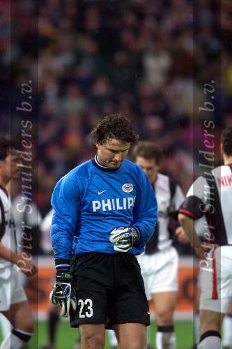 21 Februari 1999
Rood voor Ronald Waterreus