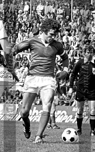 Wim v Hanegem 1978
Scheidsrechter Jan Keizer