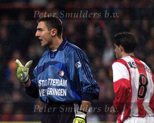 Eindhoven, 3 februari 2000
PSV-Feyenoord, eindstand 0-1
Dudek met op achtergrond Ruud v Nistelrooy
