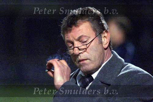 OSS, 26 februari 2000
Top Oss-Heracles, eindstand 4-0
Een geplaagde trainer FRITS KORBACH
