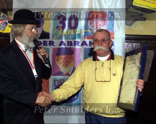 Breda, 17 februari 2000
Nieuwe CD uitreiking Vader Abraham en 30 jaar in het vak
Pierre Kartner hier met zijn Herman v Amsterdam