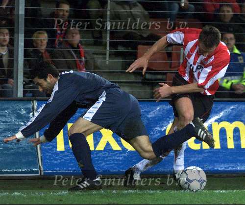 Eindhoven, 10 februari 2001
Kompetitie seizoen 2000/2001
PSV-AZ , eindstand 3-0 door 2 doelpunten Kezman en een penalty van Arnold Bruggink
Andre Ooijer contra EL HADRIOUI .