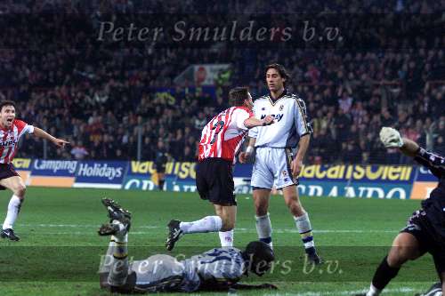 Eindhoven, 15 februari 2001
UEFA Cup  PSV-Parma, eindstand 2-1
Andre Ooijer heeft 1-0 gescoord
