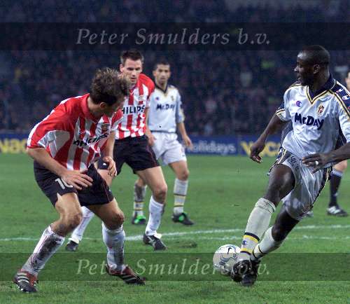 Eindhoven, 15 februari 2001
UEFA Cup  PSV-Parma, eindstand
Uit deze kluts weet Andre Ooijer na een afgeslagen bal van Arnold Bruggink 1-0 te scoren 212 Lilian Thuram