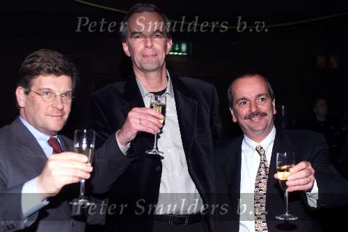 Amsterdam, 23 februari 2001
Presentatie nieuwe zender ME ( Veronica)
v.l.n.r.: .................Kees Gerritsen (programadirecteur ME) en Dick v d Graaf (Direkteur HMG)