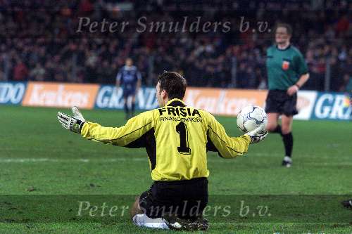 Eindhoven, 10 februari 2001
Kompetitie seizoen 2000/2001
PSV-AZ , eindstand 3-0 door 2 doelpunten Kezman en een penalty van Arnold Bruggink
Henk Timmer