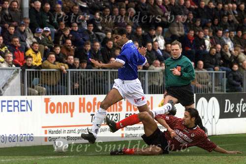 Den Bosch, 18 februari 2001
Topper in de eerste divisie tussen de nummers een en twee
FC Den Bosch-Excelsior, eindstand 4-0
Mourad Mghizrat
