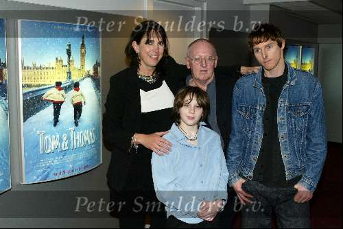 Scheveningen 20 januari 2002
Premiere THom & Thomas
Esmee Lammers 8 en een  halve maand zwanger en aaron Johnson e n Bill Stewart en Sean Harris