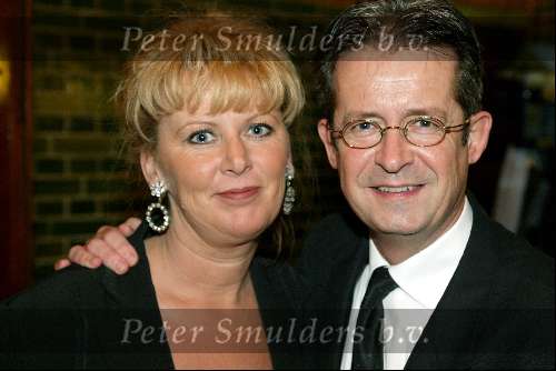 Amsterdam  1 janari 2002
Nieuwjaarsfeest Staatsloterijshow in de beurs van Berlage.
Ad Everaars met vrouw