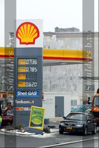 Luxemburg 15 januari 2002
Benzineprijzen bij SHELL in Luxemburg
Tankstation
