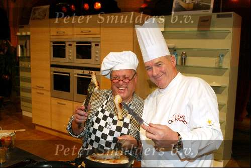 Amsterdam  1 janari 2002
Nieuwjaarsfeest Staatsloterijshow in de beurs van Berlage.
Cas Spijkers en Joop Braakhekke