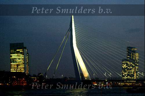Rotterdam 10 januari 2002
SKYline Rotterdam  met erasmusbrug