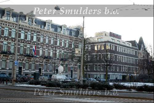 Amsterdam 4 januari 2002
 Vlag halfstok na overlijden van freddy Heineken