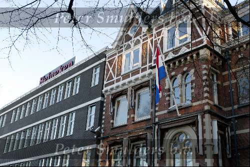 Amsterdam 4 januari 2002
Vlag halfstok na overlijden van freddie Heineken