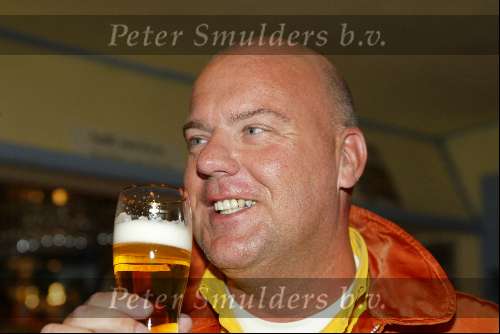 Zandvoort 15 februari 2002
Gaston Starreveld 40 jaar met een glaasje bier