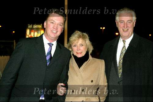 Amsterdam 14 februari 2002
Premiere Circus du Soleil bij Amsterdam Arena
Louis v Gaal en Martin Schroder met vrouw
