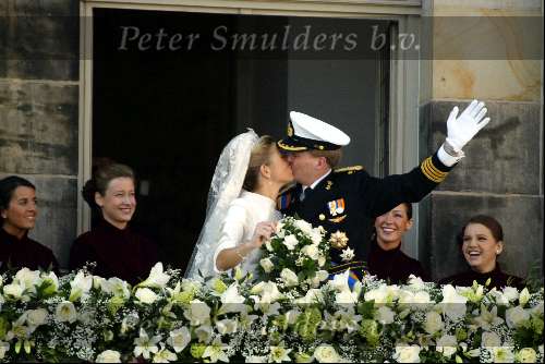 Amsterdam 2 februari 2002
Trouwen Prins Willem Alexander met Prinses Maxima
Kussend
