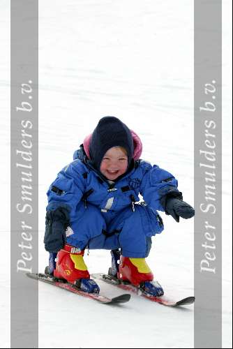 Zurs 17 februari 2002
Prinses Caroline v Monaco met baby en Prins Ernst van Hannover op ski\\\'s