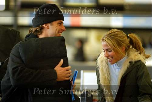 Amsterdam 24 februari 2002
Vivian Reys en John Ewbank op schiphol