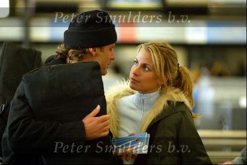 Amsterdam 24 februari 2002
Vivian Reys en John Ewbank op schiphol