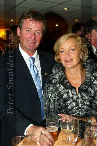 Bussum 24 februari 2003
Uitreiking van de gouden harpen
Harry v Hoof met zijn vrouw Els v Hoof