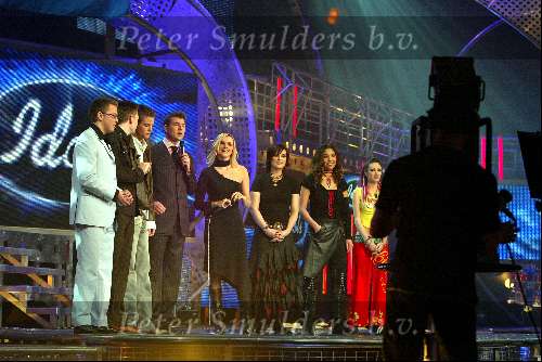 Hilversum 1 februari 2003
Bas Idols en Jim Idols Tooske v Breughem en Reinout Oerlemans Jamai Idols Marieke Idols Hinds Idols Dewie Idols David  Idols
