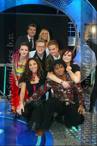 Hilversum 1 februari 2003
Jim Idols Tooske v Breughem en Reinout Oerlemans
Hinds Idols Dewie Idols Marieke Idols David Idols Dewie Idols Marieke Idols Jamai Idols