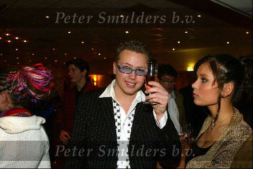Bussum 24 februari 2003
Uitreiking van de gouden harpen
Jamai Idols met een glaasje champagne