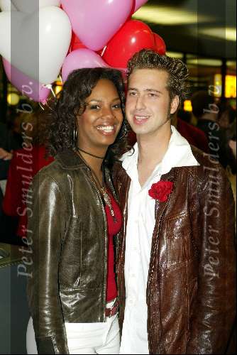 Amsterdam 13 februari 2003
Premiere Two weeks notice
Jasmine Sendar met vriend