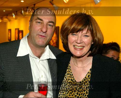 Bussum 24 februari 2003
Uitreiking van de gouden harpen
Lenny Kuhr met vriend