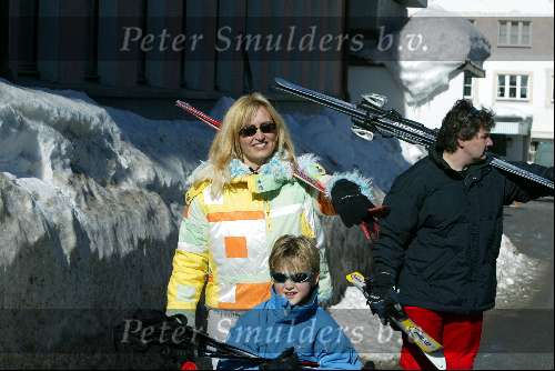 Zurs 23 februari 2003
Rene Froger met Natasja Froger en Maxime Froger
Wintersport