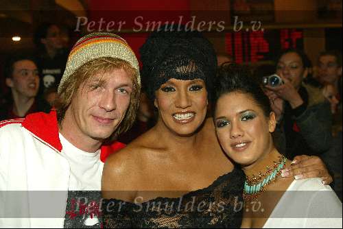 Amsterdam 13  februari 2003
Premiere ~Jackass in Pathe de Munt. 
Patty Brard met dochter Priscilla en man Rene