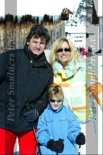 Zurs 23 februari 2003
Rene Froger met Natasja Froger en Maxime Froger
Wintersport