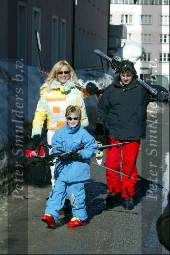 Zurs 23 februari 2003
Rene Froger met Natasja Froger en Maxime Froger
Wintersport