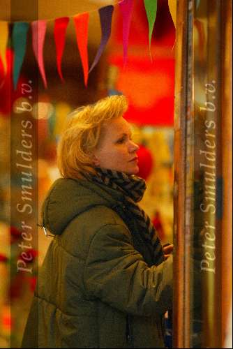 Amsterdam 5 februari 2003
Renee Soutendijk aan het winkelen op de Cornelis Schuytstraat