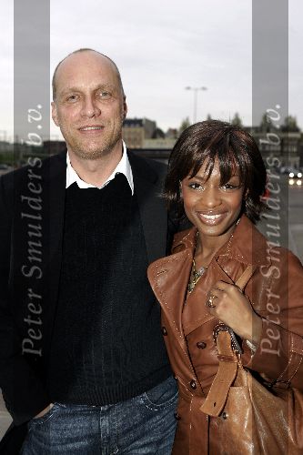 Amsterdam 28 april 2005
Premiere Salsa in theater fabriek.
Sylvana Simons met man