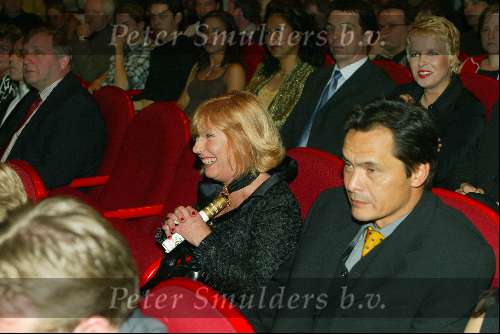 Bussum 23 februari 2003
Uitreiking van de gouden harpen
Willeke Alberti met vriend