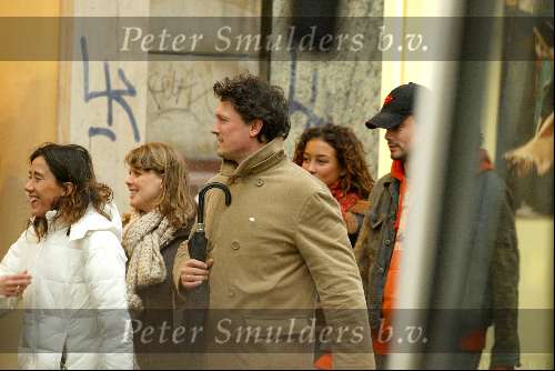 Amsterdam 4 januari 2004
Dinand Woesthoff met Katja Schuurman, Chris Zeegers, Wendy v Dijk, Jphnny de Mol, Babette v Veen en Bas Westerweel.