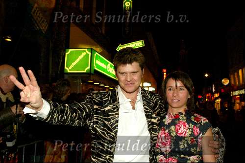 Amsterdam 9 februari 2004
Premiere FEESTJE in Tushinski.
Beau v Erven Dorens met vrouw